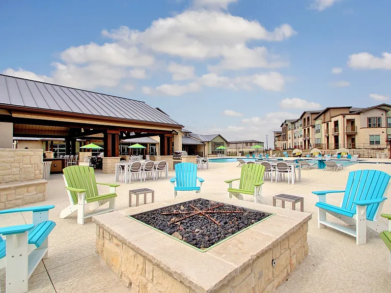 Enclave Falcon Pointe — Photo 21
