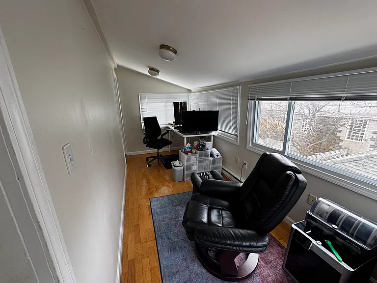 3-24 Burnham St #3 — Photo 19