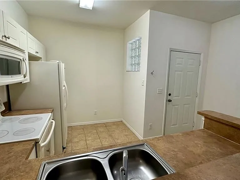 4299 Bellasol Cir #2621 — Photo 7