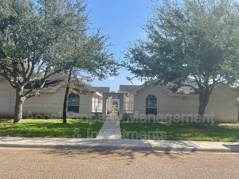 2 bed, 2.0 bath, 800 sqft, $850 — Photo 1