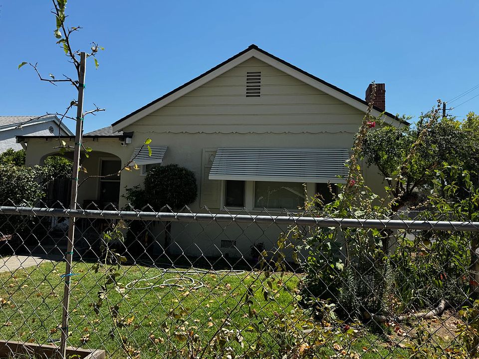 1st image of 704 N Roosevelt Ave