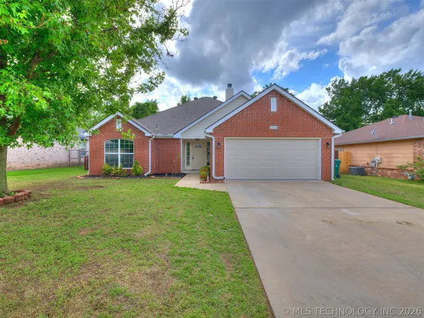 5324 S Redbud Pl W, Sand Springs, OK 74063