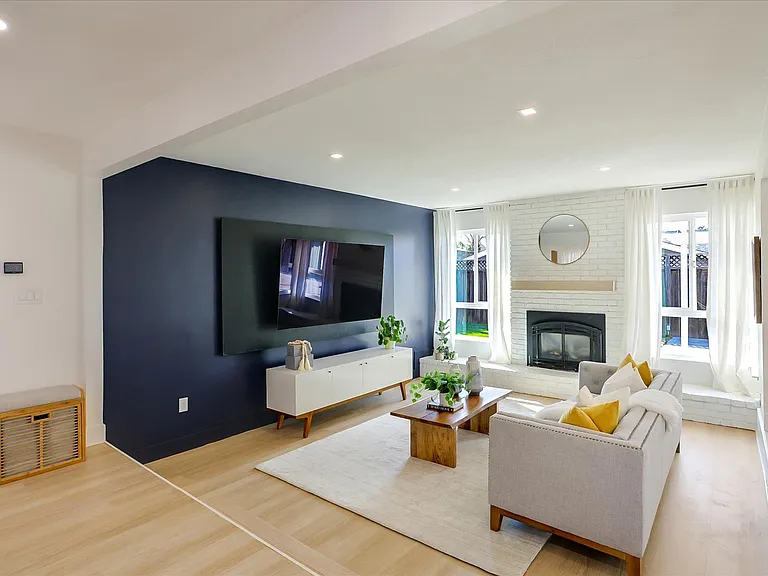 5261 Sussex Pl — Photo 3