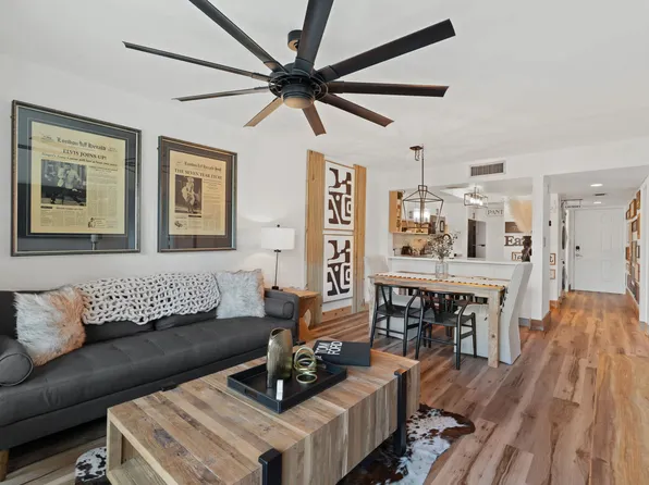600 Neapolitan Way, Naples, FL