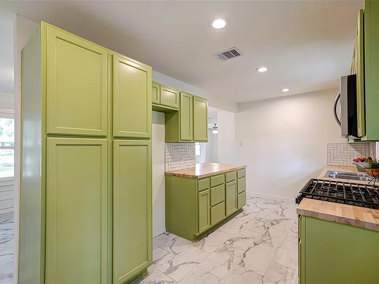 1319 Elm St — Photo 20