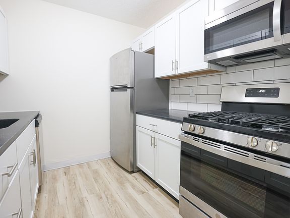 5th image of 7110-7122 Jones Cir #7122-4