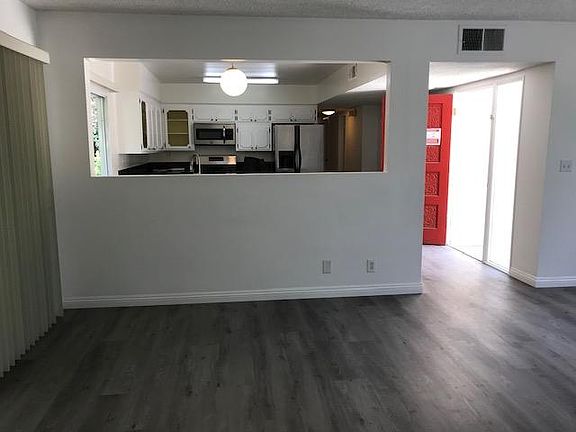 3rd image of 3215 Velma Dr