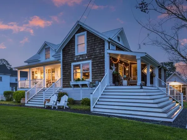 5442 Main St, Chincoteague, VA 23336