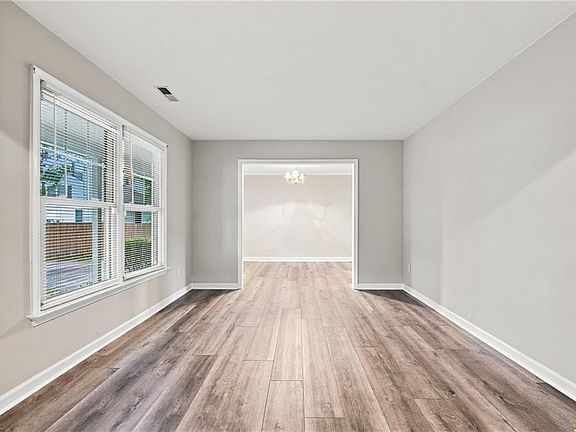 4th image of 900 Saddleback Trail Ct