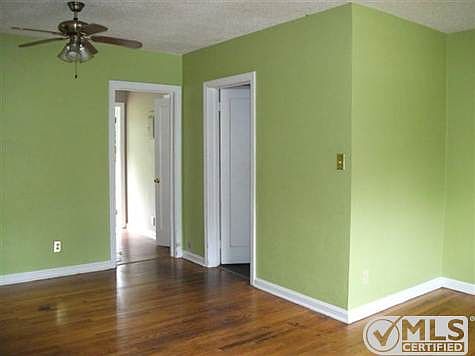 2nd image of 1007 Pine Ave #X