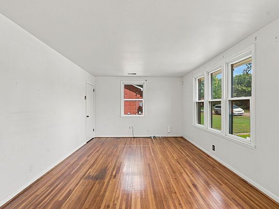 5th image of 8219 Luree Ln