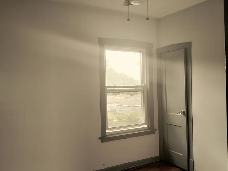 7512 S Calumet Ave #2 — Photo 5