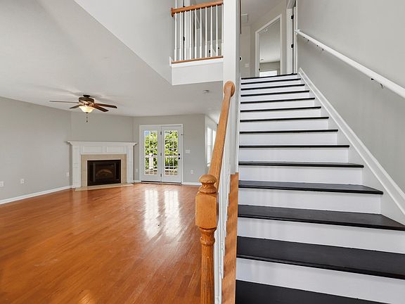 5th image of 962 Cobble Dr