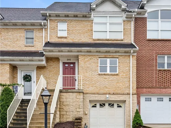 205 Prairie Ct, Freeport, PA 16229