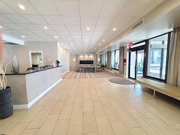3rd image of 5200 Boardwalk APT 15A