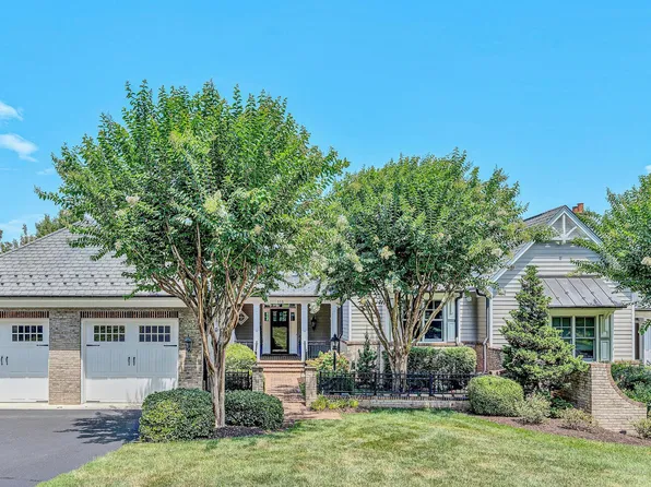115 Grande Villa Dr, Penhook, VA 24137