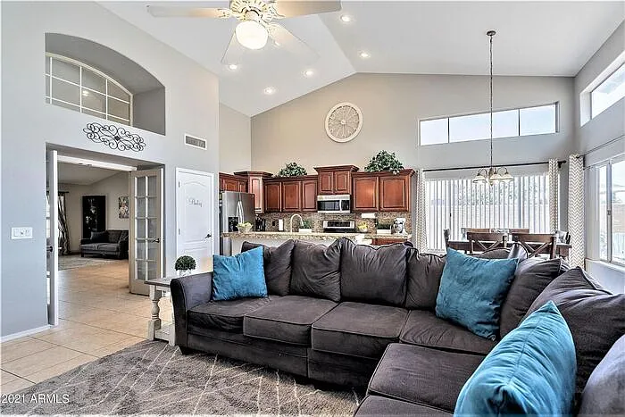 2933 E Verbena Dr — Photo 10