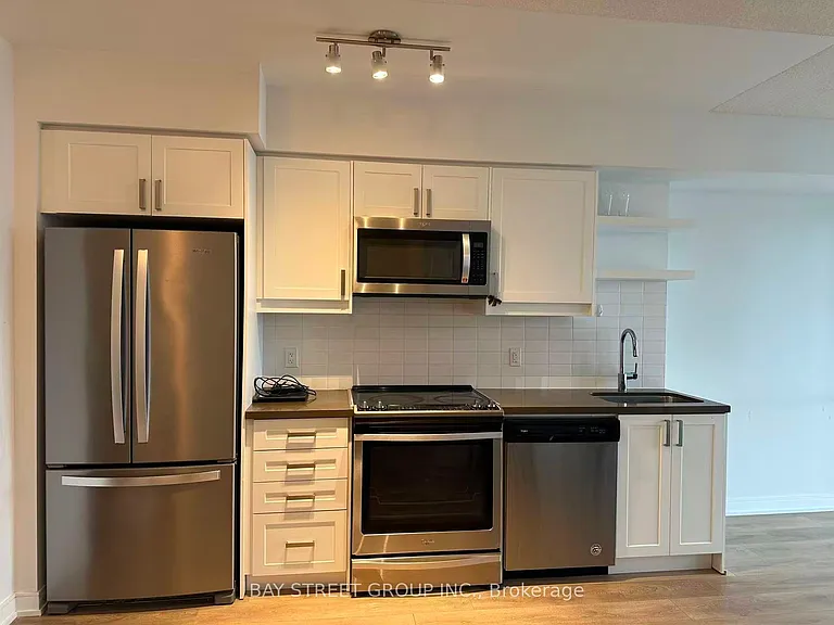 50 Wellesley St E #3709 — Photo 4