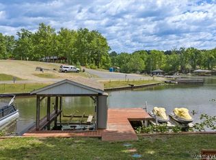 332 Eagle Trl, Bracey, VA 23919