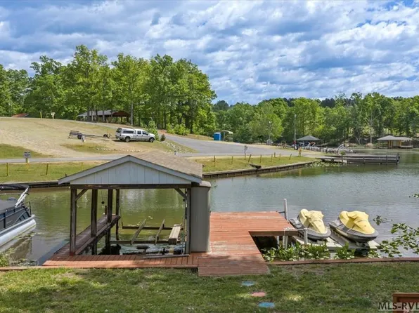 332 Eagle Trl, Bracey, VA 23919