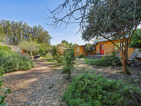 3rd image of 18 Cypress Rd