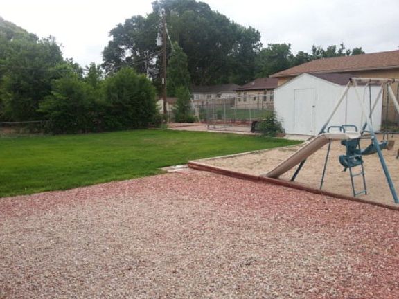 3rd image of 1217 Horseshoe Dr