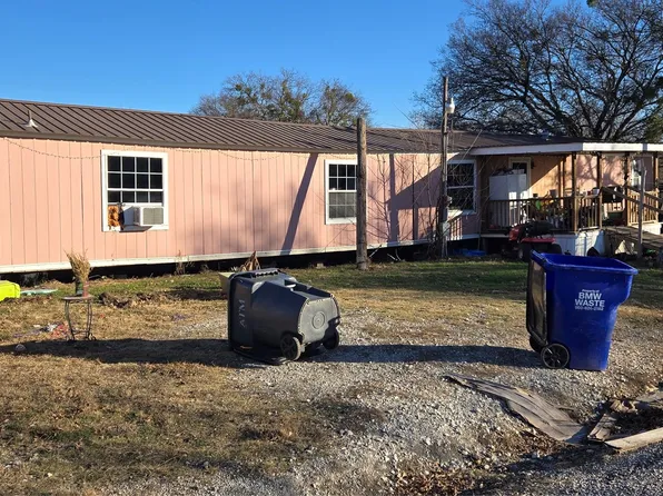 216 S Robinson St, Muenster, TX 76252