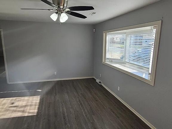 3rd image of 11316 Lewis Ave