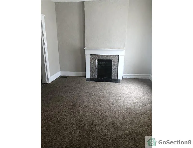 4329 Lee Ave photo 1