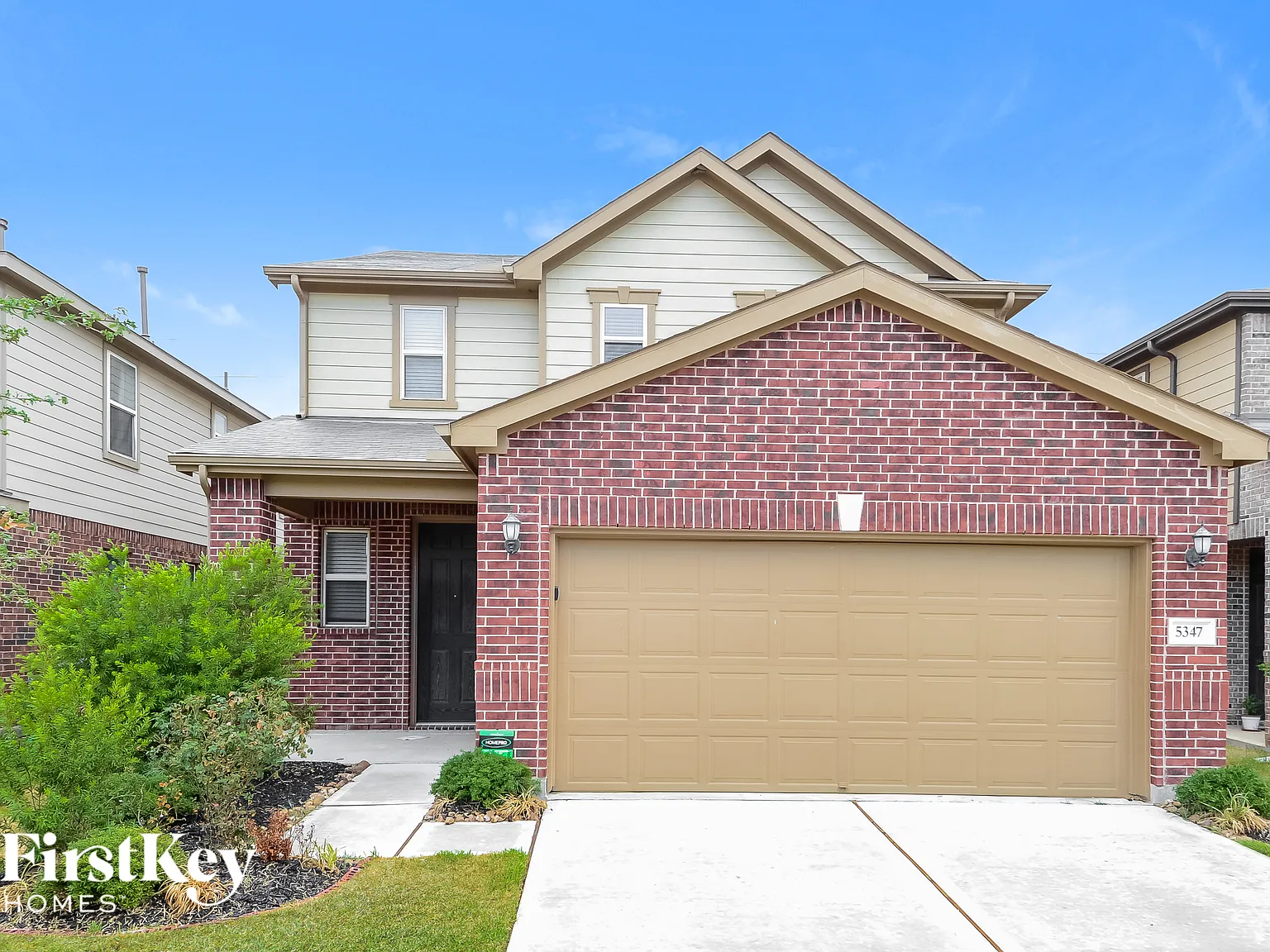 3 bed, 2.5 bath, 2502 sqft, $2,565 — Photo 1