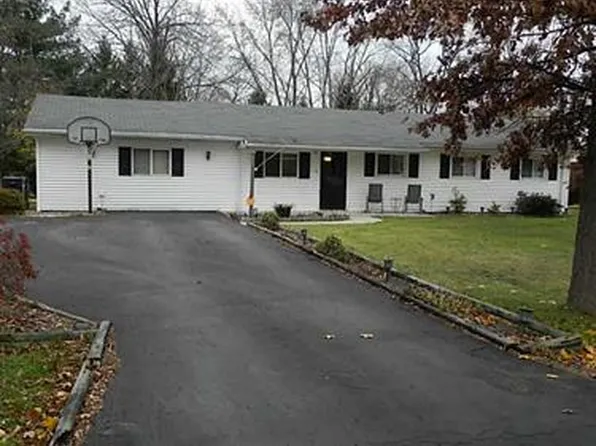 212 Sherwood Dr, Cranberry Township, PA 16066