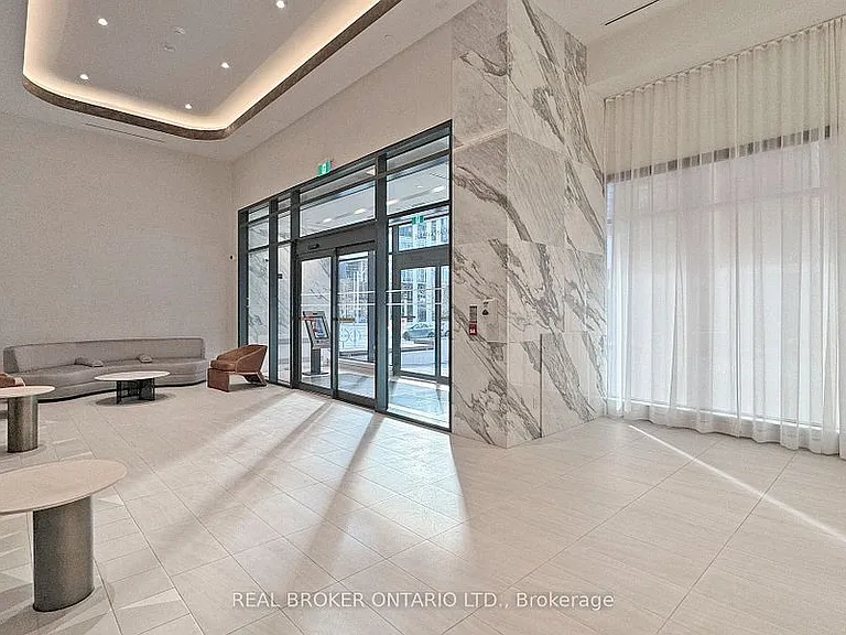 35 Tubman Ave #Penthouse 1115 — Photo 3