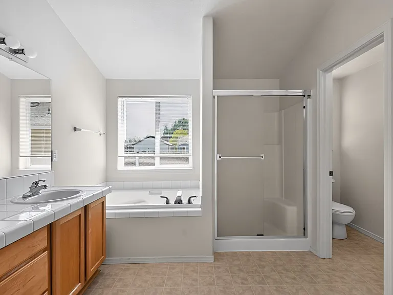 1506 SE Kobus Way — Photo 17