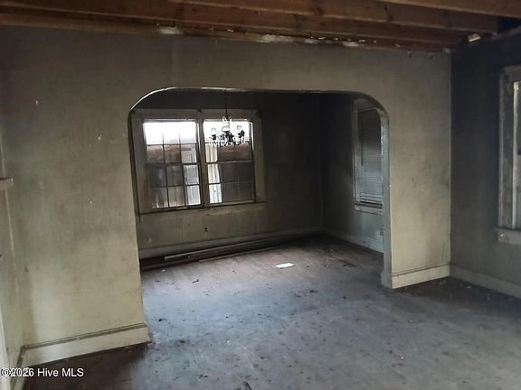 3rd image of 112 N Secrest Street