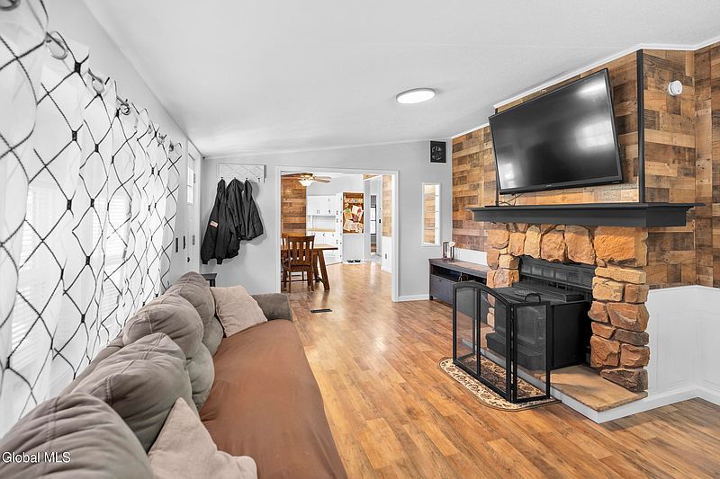 5th image of 101 Coveville Road