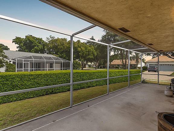 2nd image of 5012 NW 45th Avenue