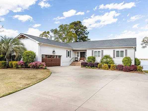601 Santee Dr, Santee, SC 29142