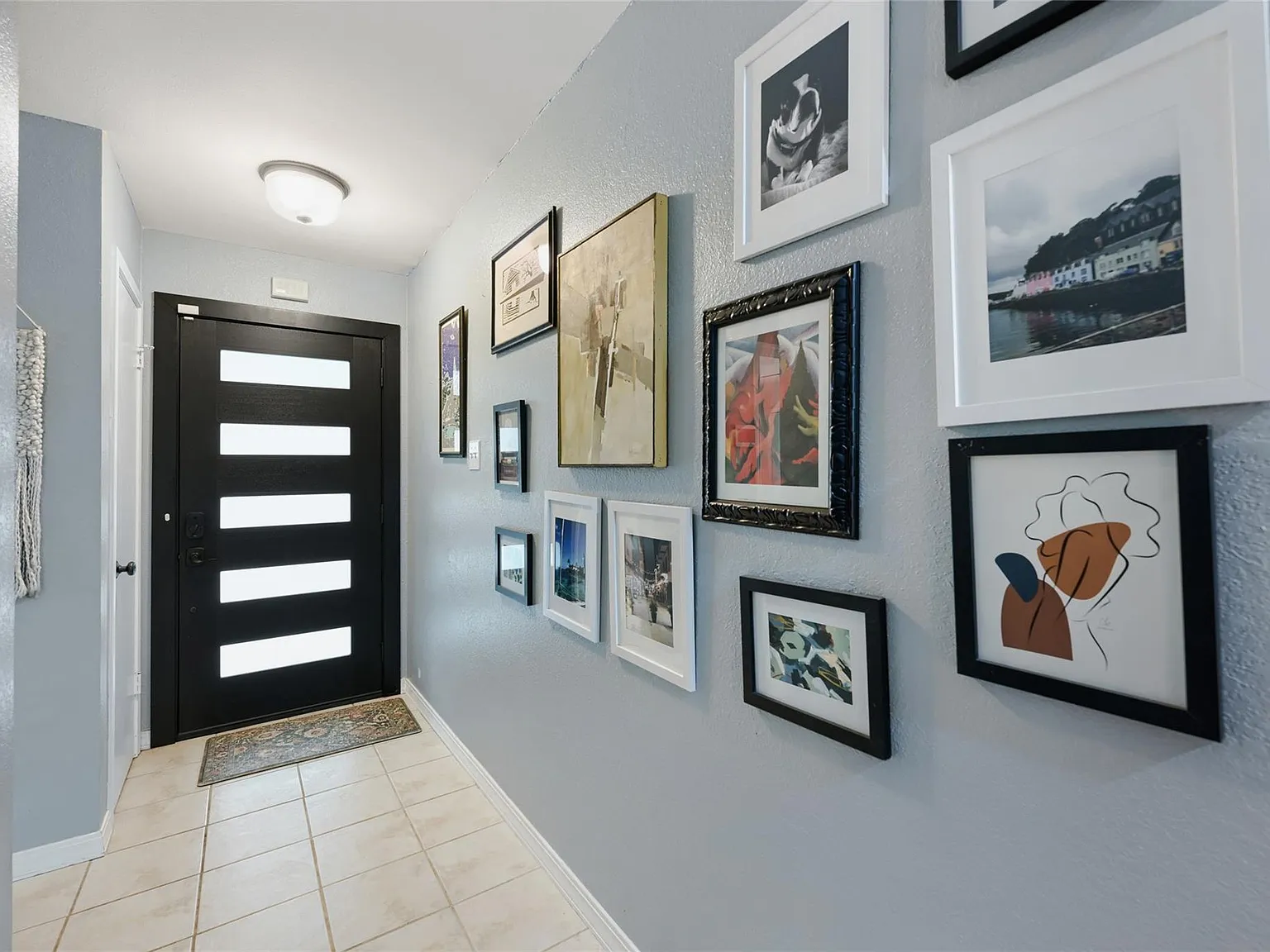 3 bed, 2.0 bath, 1213 sqft, $2,100 — Photo 3