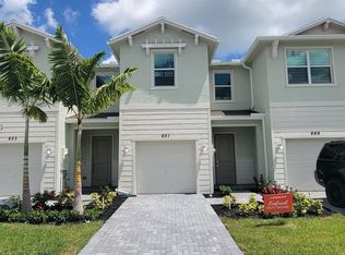 651 SE Lake Falls St #651, Pt Saint Lucie, FL 34984