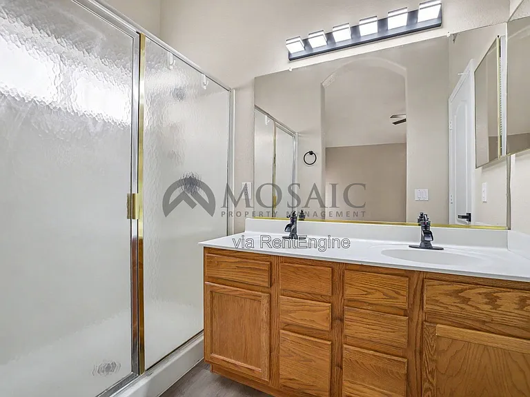 2033 E Willow Wick Rd — Photo 19
