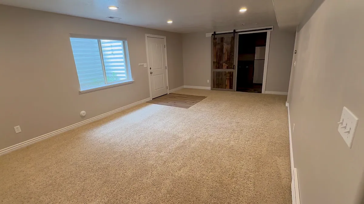 Building Photo - 275 N 600 E #BASEMENT