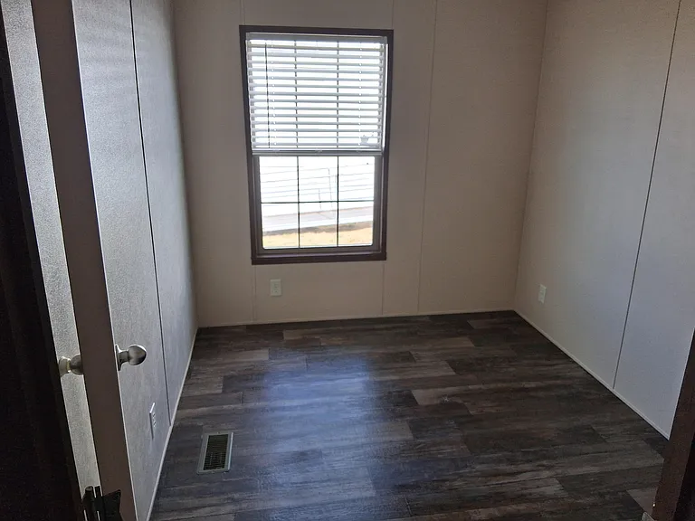 21727 Woodburn Rd #16D — Photo 8
