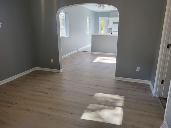 2nd image of 4738 Delaware St