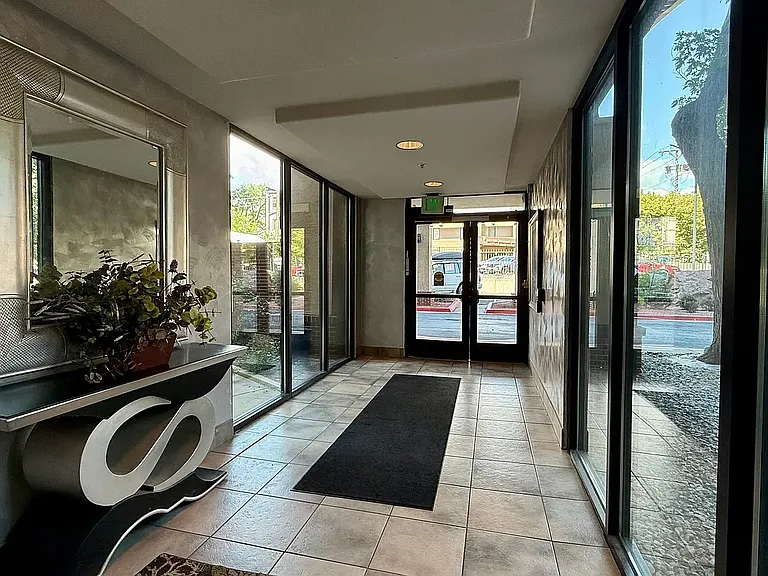 417 E Kiowa St #405 — Photo 9