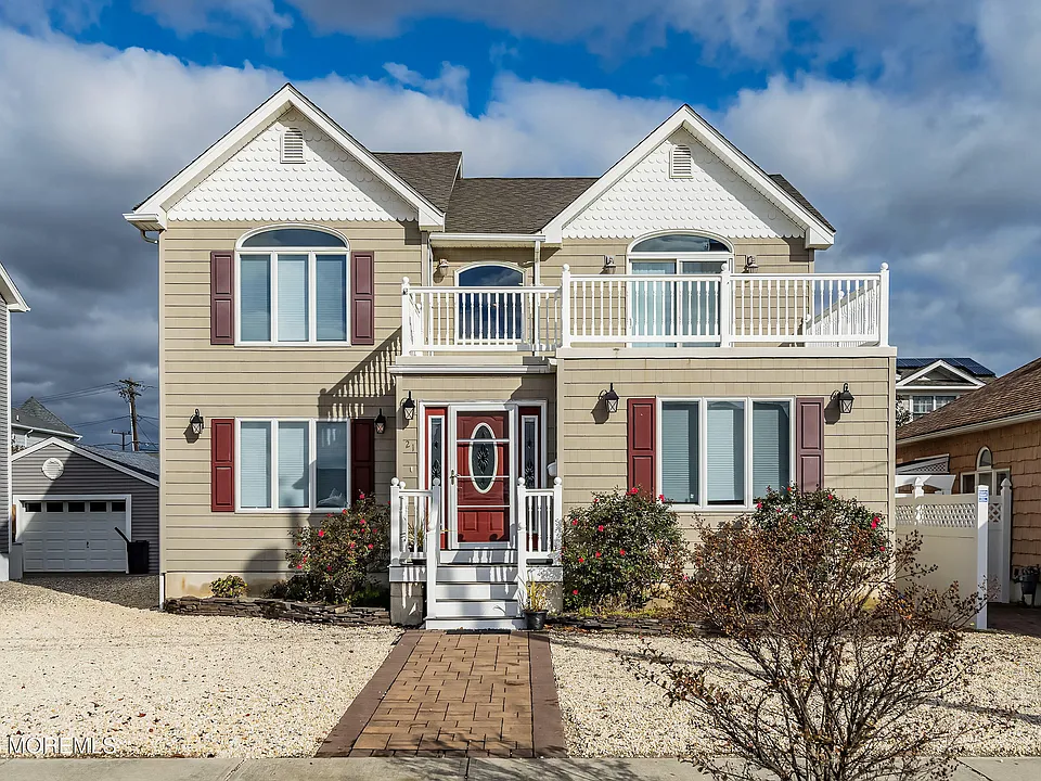 21 Magee Ave