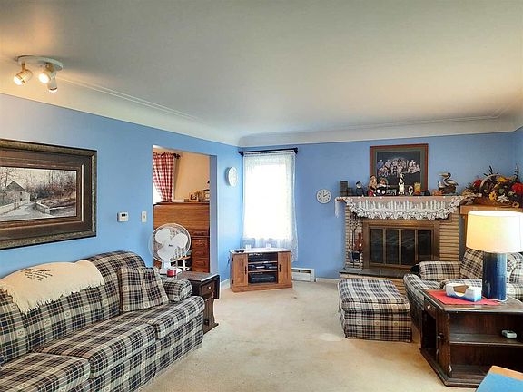 3rd image of 2353 Meadowbrook Ln