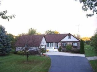 2795 Burwyn Hills Dr, Tecumseh, MI 49286