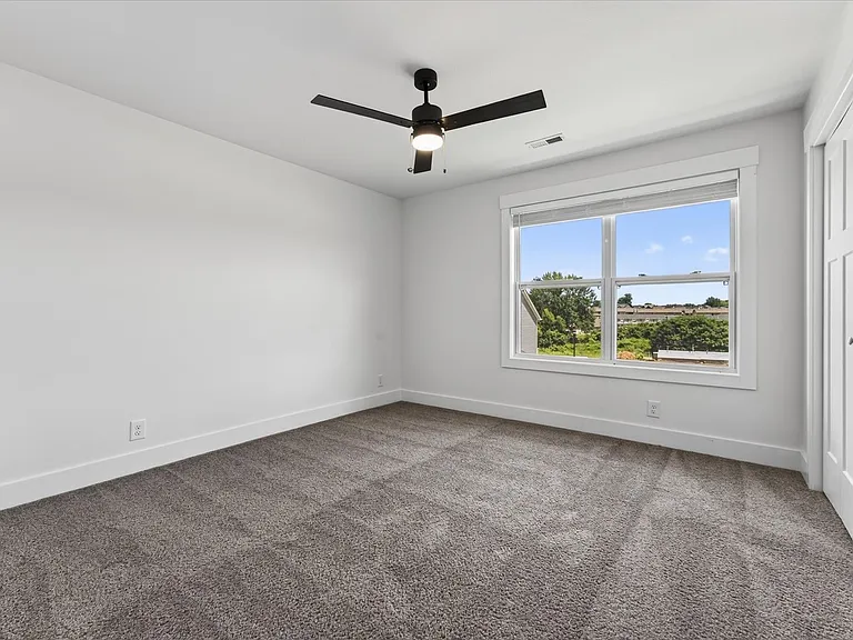 319 Front Ridge Cir — Photo 22