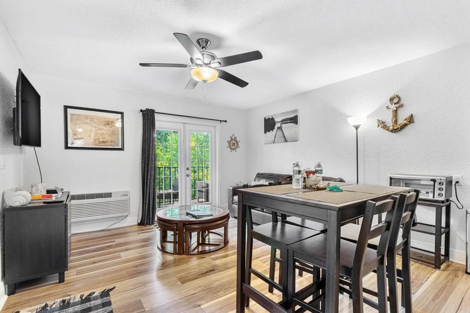 1 bed, 1.0 bath, $3,743 — Photo 2