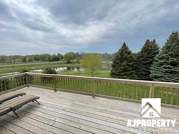 4th image of 3105 S Dawley Cir